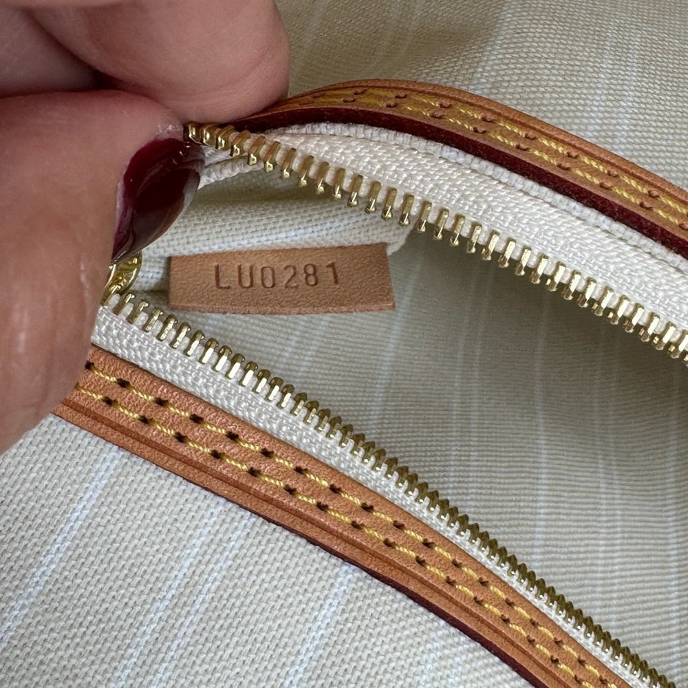 Louis Vuitton Limited Edition By The Pool Neverful - Picture 12 of 14